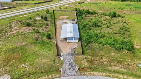 1114 Road 5601 Cleveland TX 77327