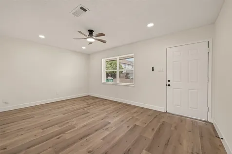 148 W Whitney Street Houston TX 77018