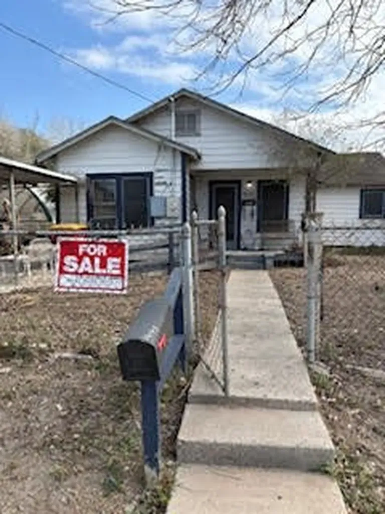 1645 E Ringgold Street Brownsville TX 78520