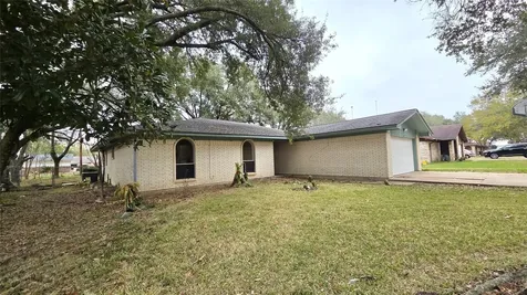 2105 Willow Street Bay City TX 77414
