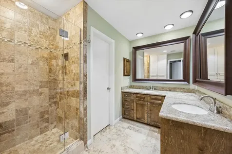 2219 Triway Lane 240 Houston TX 77043