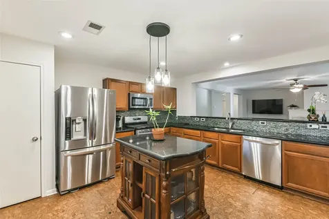 3711 Norwood Glen Lane Friendswood TX 77546