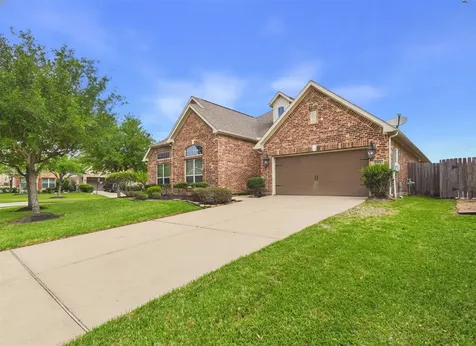 2323 Darden Springs Lane Friendswood TX 77546