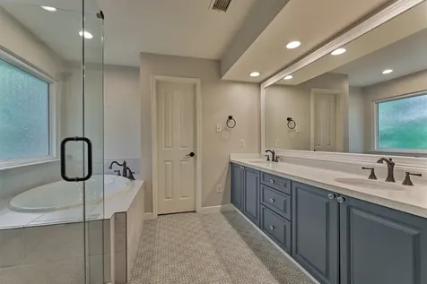 93 N Apple Springs Circle The Woodlands TX 77382
