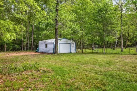 167 County Road 3185 Cleveland TX 77327