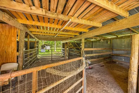 167 County Road 3185 Cleveland TX 77327
