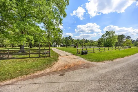 167 County Road 3185 Cleveland TX 77327