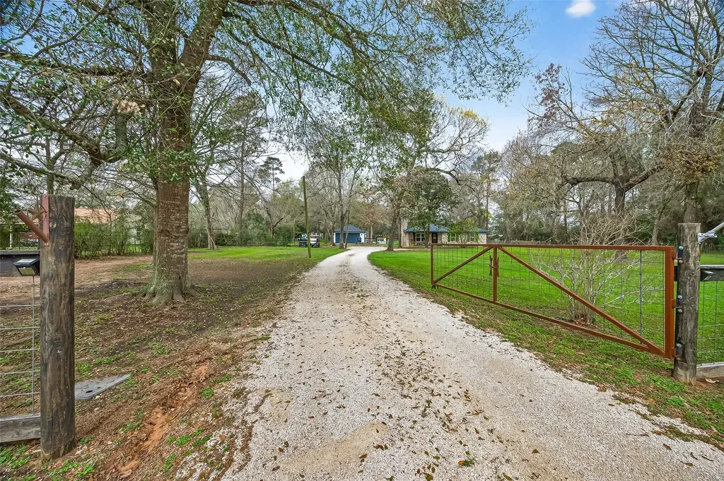 31915 Debbi Lane Magnolia TX 77355