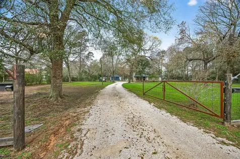 31915 Debbi Lane Magnolia TX 77355