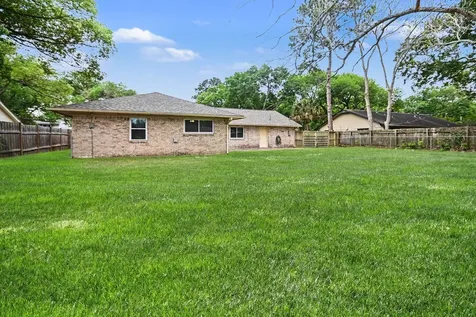 114 E Wildwinn Drive Alvin TX 77511