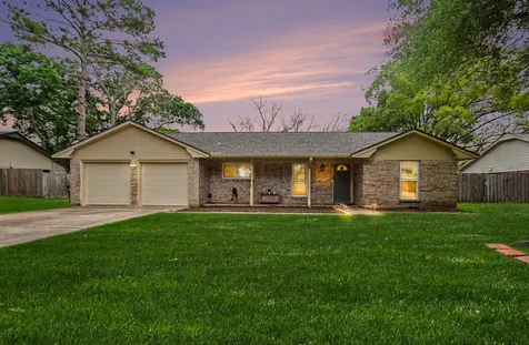 114 E Wildwinn Drive Alvin TX 77511