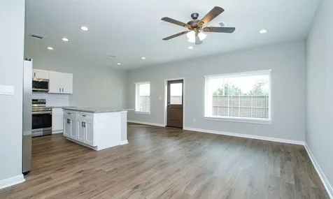 14010 Longstreet Building 3 B Willis TX 77318