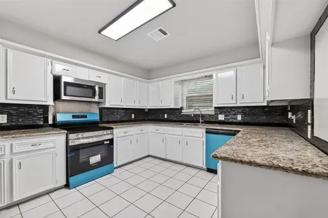 2402 Oak Shores Drive Houston TX 77339