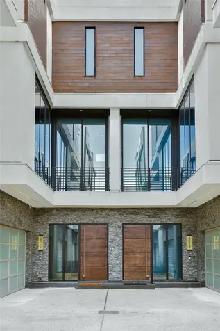 819 W 24th Street D Houston TX 77008
