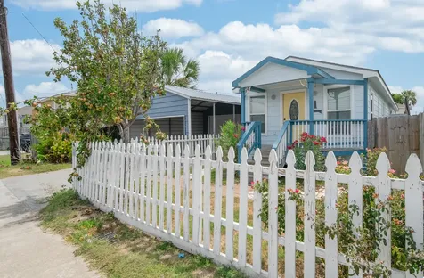 6317 P 1/2 Galveston TX 77551
