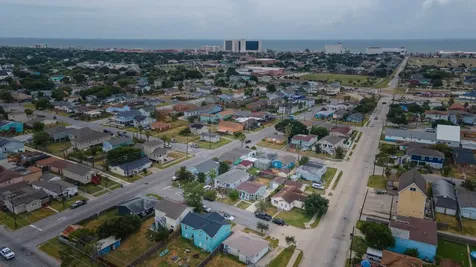 6317 P 1/2 Galveston TX 77551