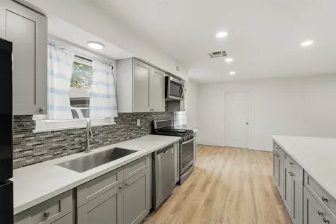1219 Wisterwood Drive Houston TX 77043