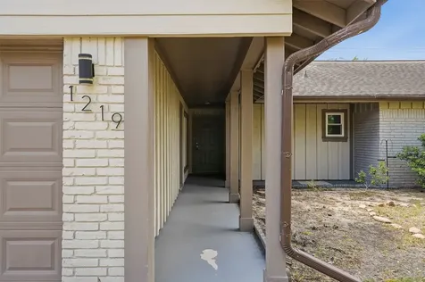 1219 Wisterwood Drive Houston TX 77043