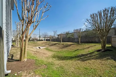 835 Garden Oaks Trace Houston TX 77018