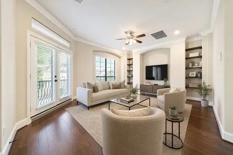 835 Garden Oaks Trace Houston TX 77018