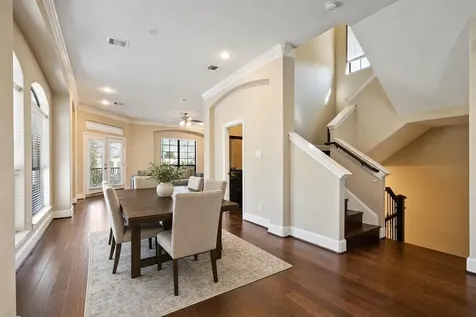 835 Garden Oaks Trace Houston TX 77018