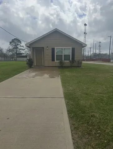 627 W Live Oak Street Angleton TX 77515
