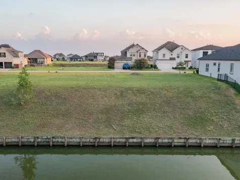10724 S Lake Mist Lane Willis TX 77318