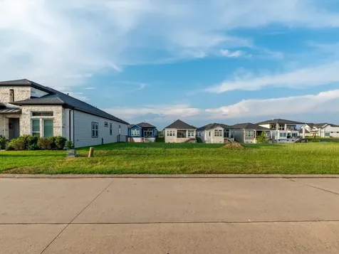 10724 S Lake Mist Lane Willis TX 77318