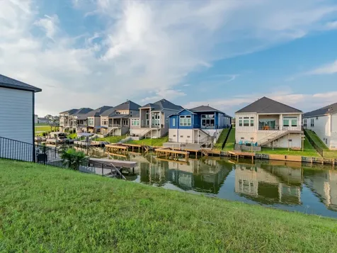 10724 S Lake Mist Lane Willis TX 77318