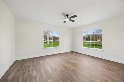 1337 S Circle Street Sealy TX 77474