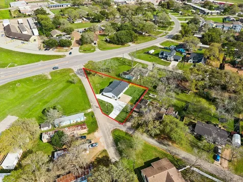 1337 S Circle Street Sealy TX 77474