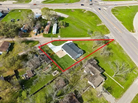 1337 S Circle Street Sealy TX 77474