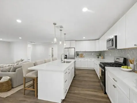 1337 S Circle Street Sealy TX 77474
