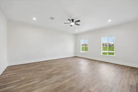 1337 S Circle Street Sealy TX 77474