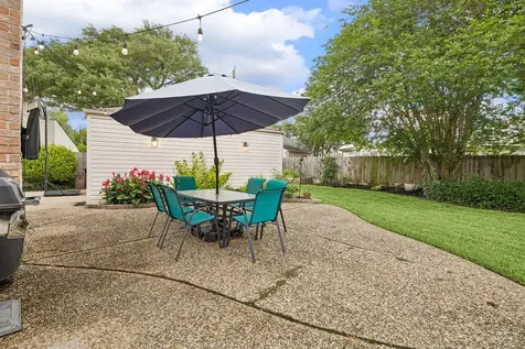 1623 Warwickshire Drive Houston TX 77077