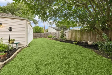 1623 Warwickshire Drive Houston TX 77077
