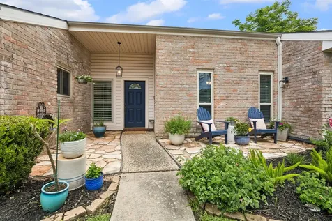 1623 Warwickshire Drive Houston TX 77077