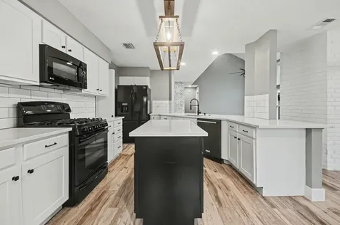 522 Crestwood Drive El Lago TX 77586