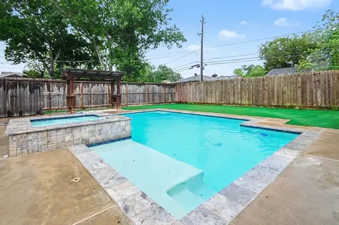 522 Crestwood Drive El Lago TX 77586