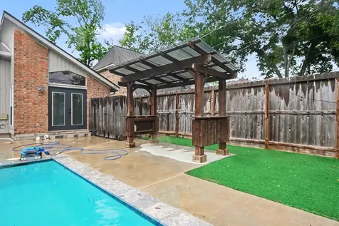 522 Crestwood Drive El Lago TX 77586