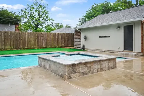 522 Crestwood Drive El Lago TX 77586