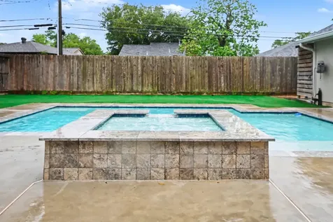 522 Crestwood Drive El Lago TX 77586