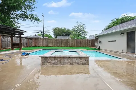 522 Crestwood Drive El Lago TX 77586