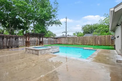 522 Crestwood Drive El Lago TX 77586