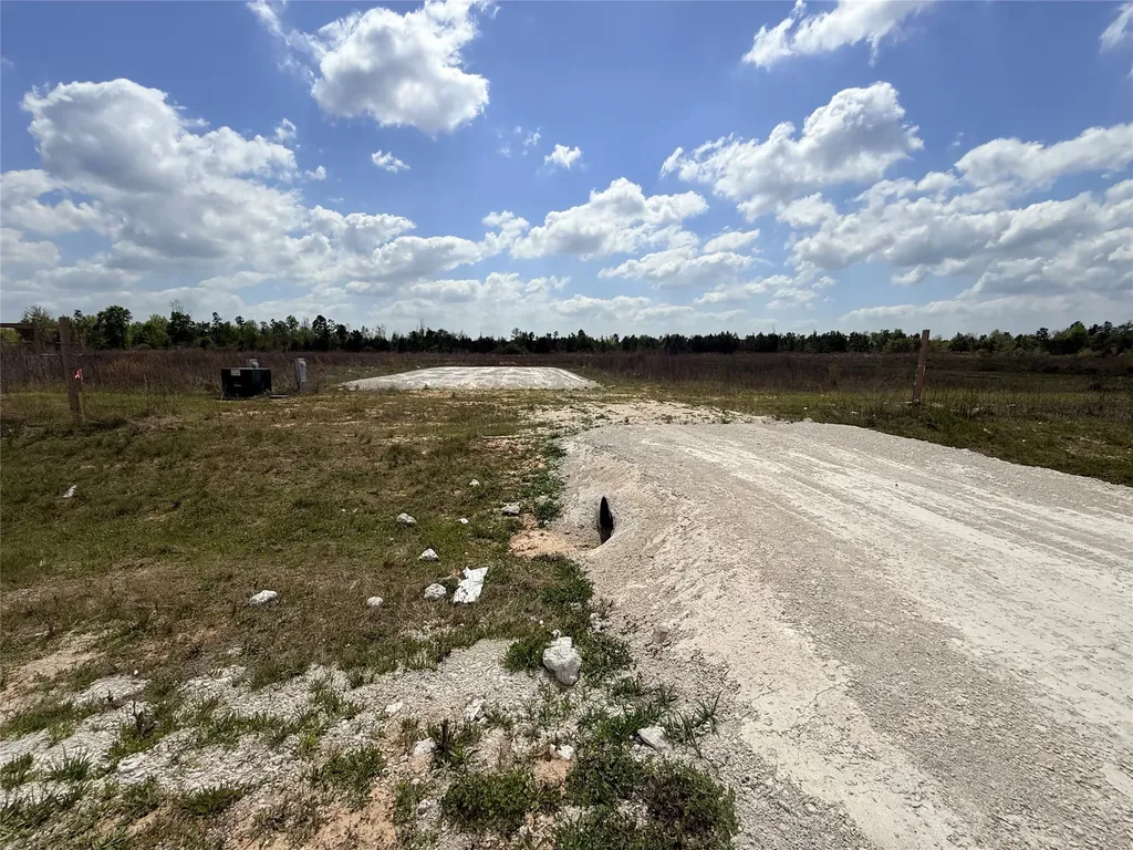 393 Road 5854 Cleveland TX 77327