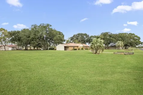 182 Lakeview 2 Road El Campo TX 77437