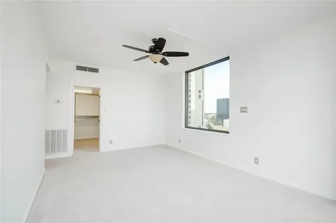 15 Greenway Plaza 10g Houston TX 77046