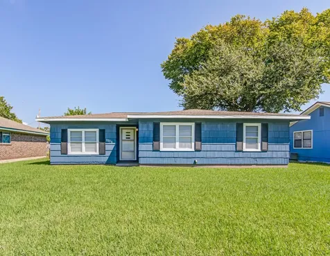 2206 15th Avenue N Texas City TX 77590