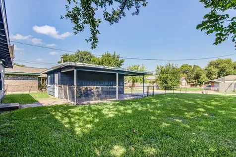 2206 15th Avenue N Texas City TX 77590