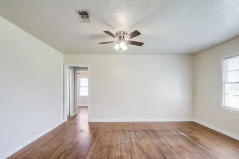 2206 15th Avenue N Texas City TX 77590